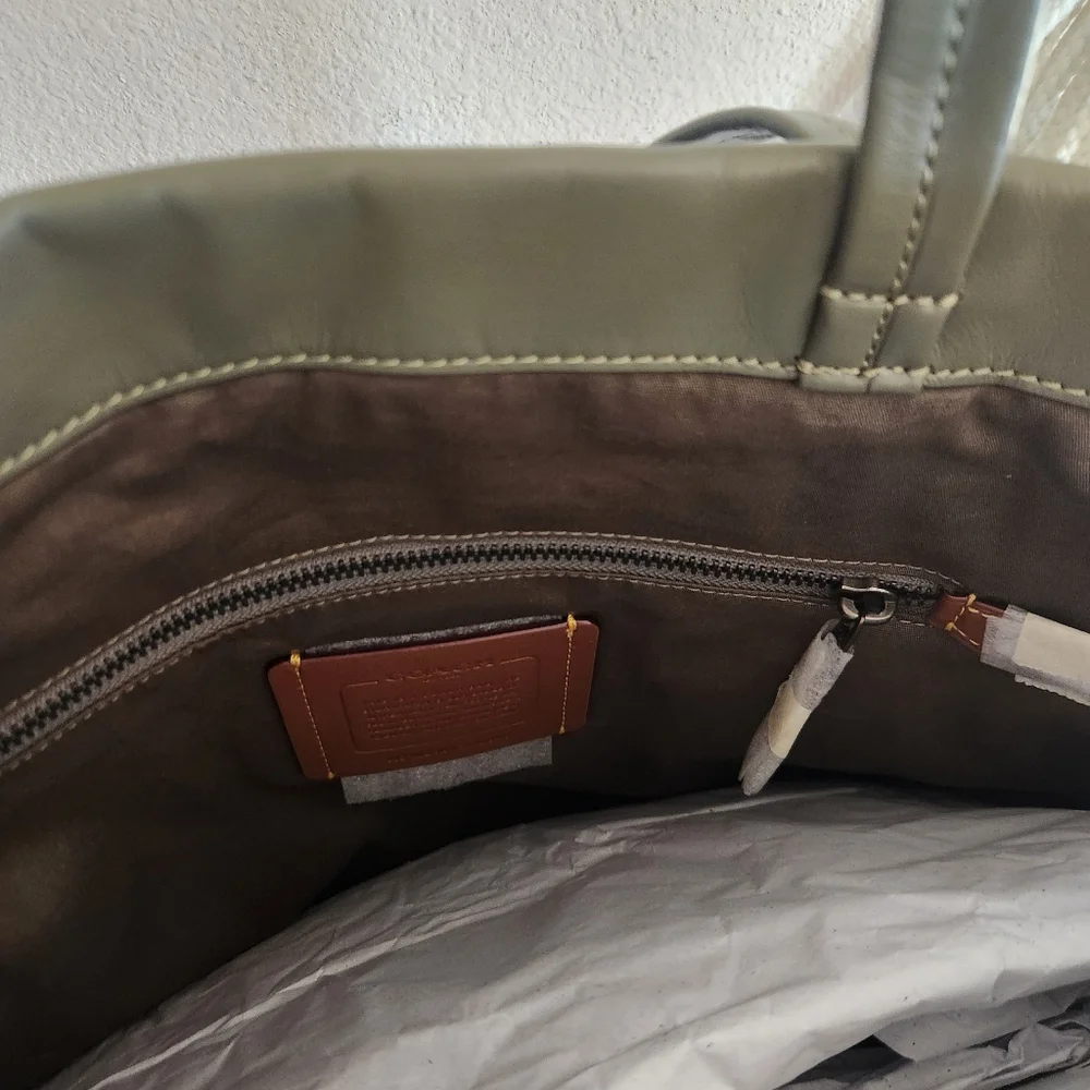 Coach Leather Green Hall Tote Bag 33  NWT $450